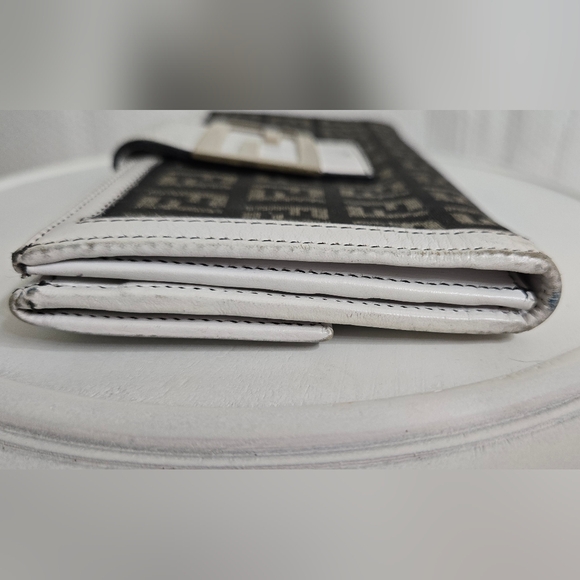 GUC Fendi Zucca Wallet - Picture 3 of 13